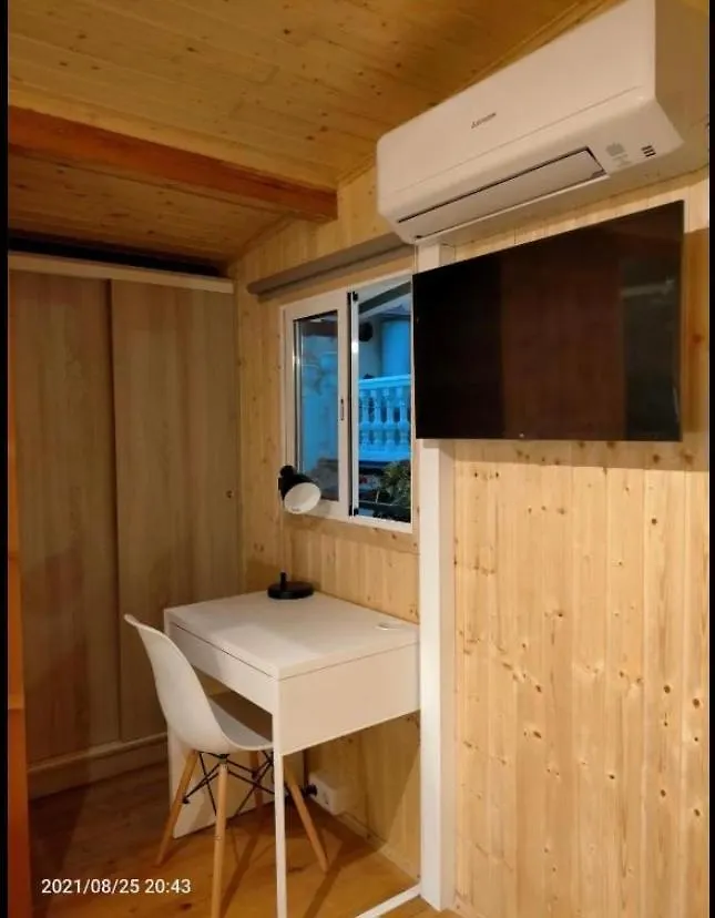 Casa Flores del Mediterráneo Badalona 0*,  Espanha