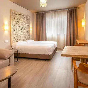 By Qhotels , Sewilla Hiszpania