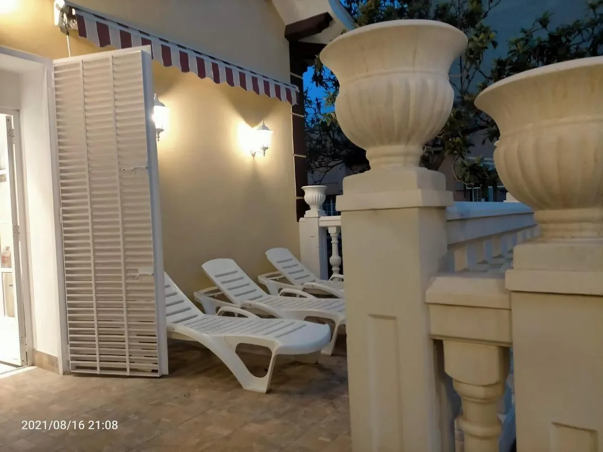 Casa Flores Del Mediterraneo Бадалона 0*,