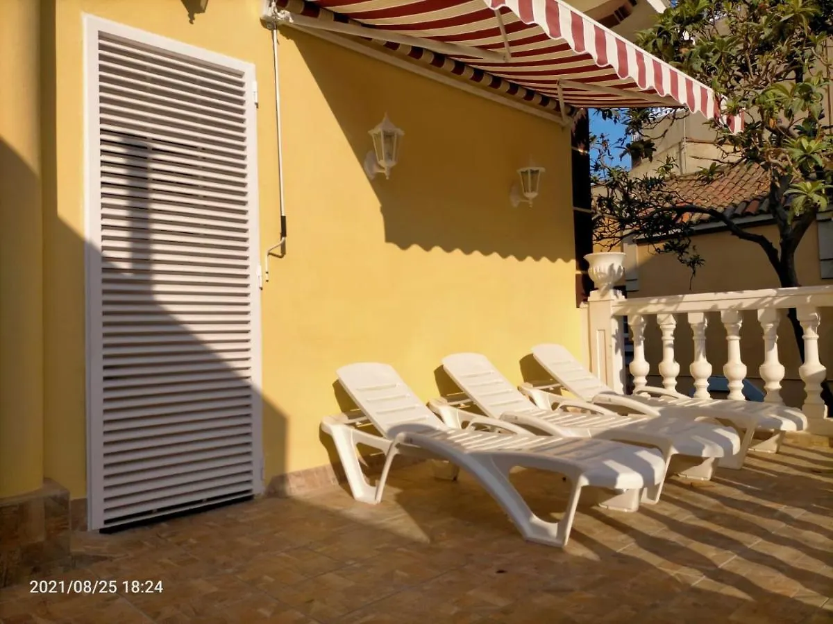 Casa Flores Del Mediterraneo Badalona