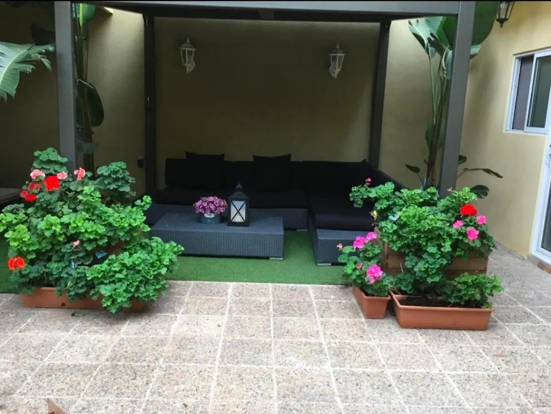 Casa Flores Del Mediterraneo Бадалона Испания
