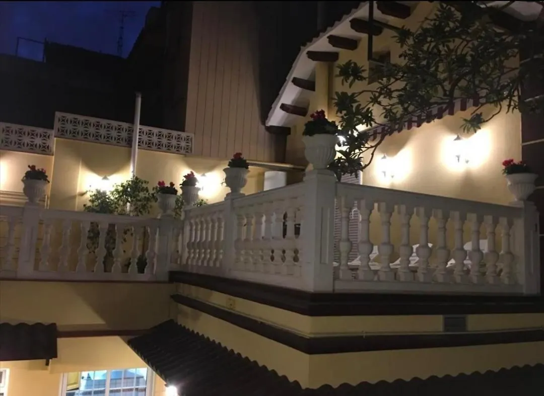 Casa Flores Del Mediterraneo Badalona